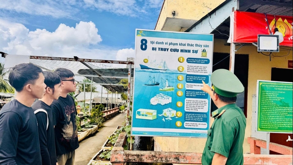 ខេត្តអានយ៉ាងពង្រឹងកិច្ចខិតខំប្រឹងប្រែងដើម្បីប្រយុទ្ធប្រឆាំងនឹងការនេសាទខុសច្បាប់ មិនបានរាយការណ៍ និងមិនមានការគ្រប់គ្រង (IUU) ដោយបន្តរំលោភបំពានឥតឈប់ឈរដោយ