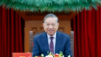 ប្រធានាធិបតីសហព័ន្ធរុស្ស៊ី លោក វ្ល៉ាឌីមៀរ ពូទីន អញ្ជើញជួបសន្ទនាតាមទូរស័ព្ទជាមួយអគ្គលេខាបក្ស លោកតូ ឡឹម អបអរសាទរភាពជោគជ័យនៃនៃមហាសន្និបាតលើកទី ១៤ របស់បក្