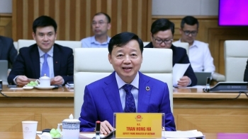ឧបនាយករដ្ឋមន្ត្រី Tran Hong Ha ធ្វើការជាមួយក្រុមត្រួតពិនិត្យ IUU របស់ EC