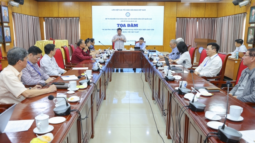 សិក្ខាសាលាស្តីពី "និន្នាការនៃការអភិវឌ្ឍនៃការទូតរវាងប្រជាជន និងប្រជាជនទូទាំងពិភពលោក និងផលប៉ះពាល់របស់វាទៅលើប្រទេសវៀតណាម"