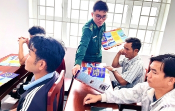 ខេត្ត Khanh Hoa ផ្សព្វផ្សាយការឃោសនា និងការត្រួតពិនិត្យនាវានេសាទ ដើម្បីប្រយុទ្ធប្រឆាំងនឹងការនេសាទខុសច្បាប់ និងខុសច្បាប់ (IUU)