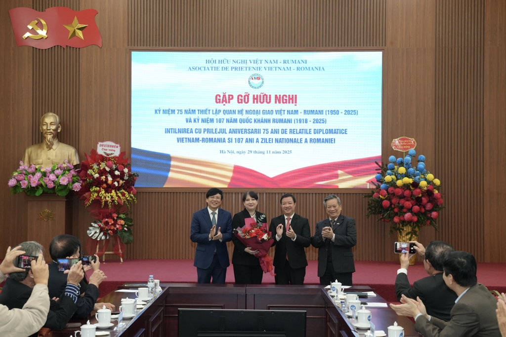 ការផ្លាស់ប្តូរប្រជាជន និងប្រជាជន ពង្រីកចំណងមិត្តភាពវៀតណាម-រ៉ូម៉ានី