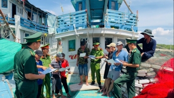 ខេត្ត Vinh Long ពិនិត្យឡើងវិញ ១០០% នៃនាវានេសាទ និងរឹតបន្តឹងការគ្រប់គ្រងលើការនេសាទខុសច្បាប់ មិនបានរាយការណ៍ និងមិនមានការគ្រប់គ្រង (IUU)