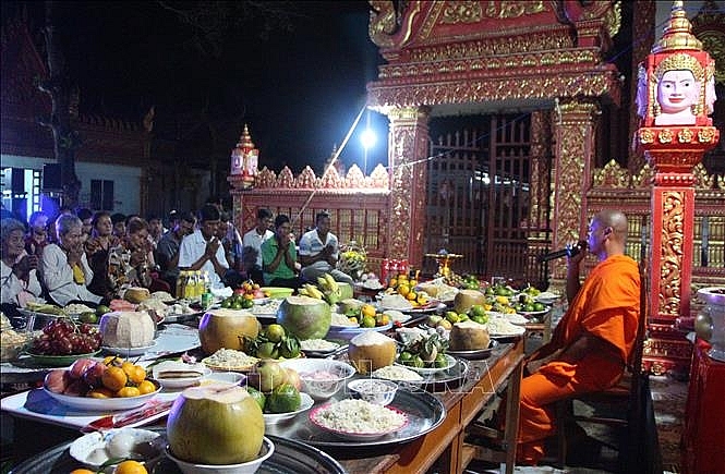 សេរីភាពសាសនានៅវៀតណាមពីជ្រុងមួយនៃពិធីបុណ្យ