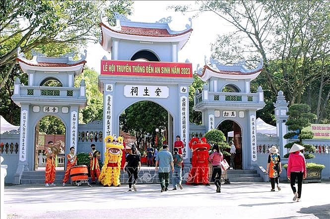 សេរីភាពសាសនានៅវៀតណាមពីជ្រុងមួយនៃពិធីបុណ្យ