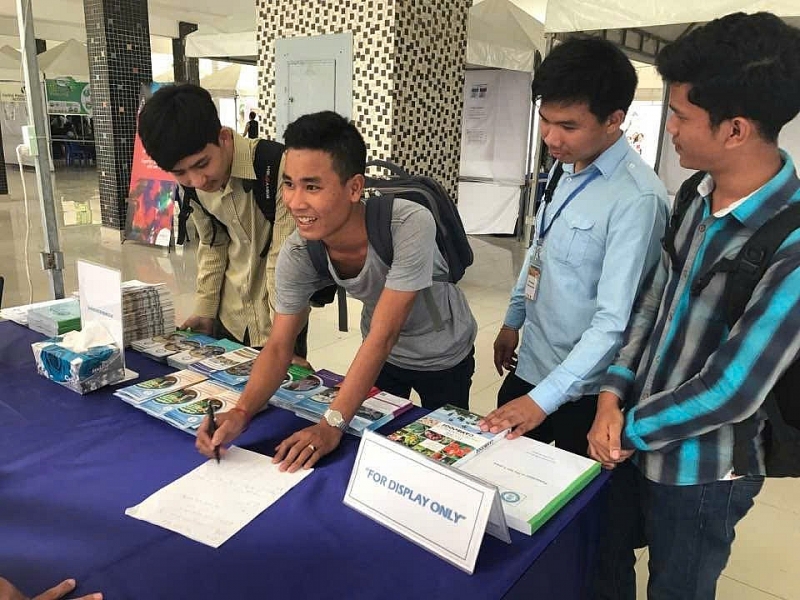 ពិធីរំលឹកវិញ្ញាណក្ខន្ធដល់ទាហានស្ម័គ្រចិត្តវៀតណាមដែលបានស្លាប់នៅកម្ពុជា ពិធីរំលឹកវិញ្ញាណក្ខន្ធដល់ទាហានស្ម័គ្រចិត្តវៀតណាមដែលបានស្លាប់នៅកម្ពុជា