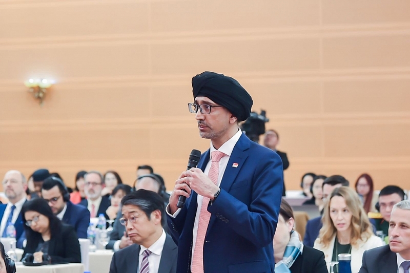 ប្រកាសលទ្ធផលនៃសមាជជាតិលើកទី១៤ របស់បក្សទៅកាន់បេសកកម្មការទូតនៅបរទេស