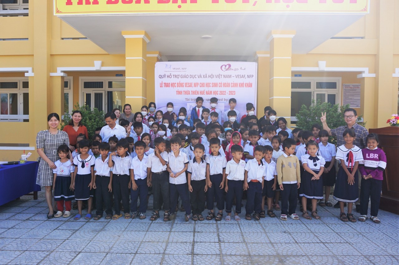 Thừa Thiên Huế tiếp nhận hơn 4,2 tỷ đồng cho trẻ em mồ côi, hoàn cảnh khó khăn do AEVHS tài trợ