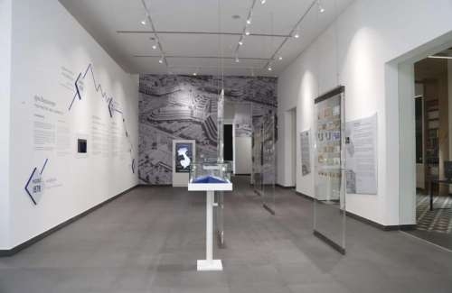 សសរ-សារមន្ទីរព្រះស្រីឦសានវរ្ម័ន