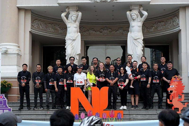មនុស្សជាង ៤០០នាក់បានចូលរួមជិះកង់ពង្រឹងទំនាក់ទំនងមិត្តភាពរវាងវៀតណាមនិងហូឡង់