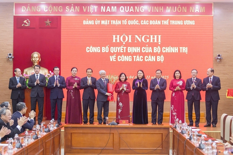 លោកបណ្ឌិត Nguyen Minh Chung៖ គណៈកម្មាធិការបក្សនៃរណសិរ្សមាតុភូមិវៀតណាម និងអង្គការមហាជនកណ្តាលនឹងក្លាយជាសសរស្តម្ភរឹងមាំនៃប្រព័ន្ធនយោបាយ