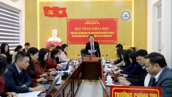 សន្និសីទវិទ្យាសាស្ត្រកម្រិតសាលារៀន "ការស្រាវជ្រាវ និងការអនុវត្តសេចក្តីសម្រេចនៃសមាជជាតិលើកទី១៤ របស់បក្សកុម្មុយនិស្តវៀតណាម ក្នុងការបង្រៀនទ្រឹស្តីនយោបាយន