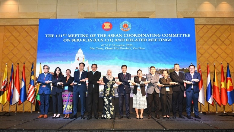 ការលើកកម្ពស់ការធ្វើសមាហរណកម្ម និងនវានុវត្តន៍នៅក្នុងវិស័យសេវាកម្មក្នុងតំបន់អាស៊ាន