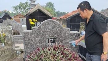 សូមអញ្ជើញជីដូនជីតាមកទទួលទានអាហារឆ្នាំថ្មី