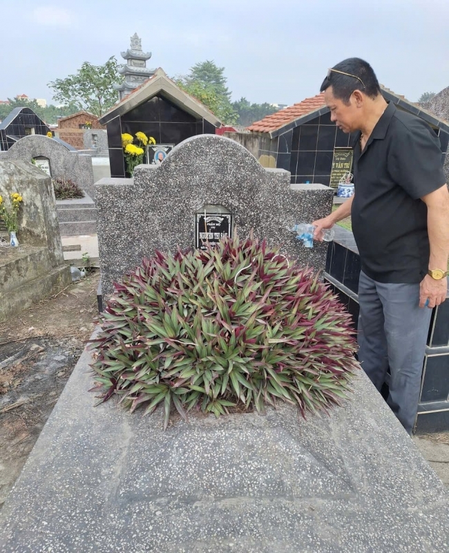 សូមអញ្ជើញជីដូនជីតាមកទទួលទានអាហារឆ្នាំថ្មី សូមអញ្ជើញជីដូនជីតាមកទទួលទានអាហារឆ្នាំថ្មី