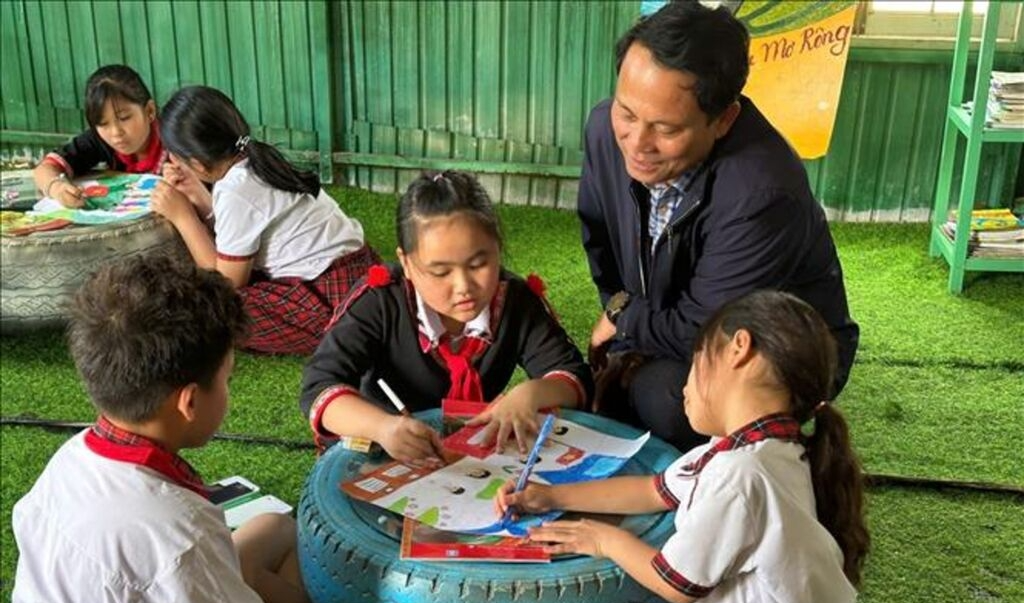 គំនូរព្រាងយុទ្ធនាការបោះឆ្នោតបណ្តុះការយល់ដឹងអំពីពលរដ្ឋដល់សិស្សានុសិស្ស Xo Dang