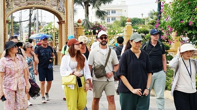 ឧស្សាហកម្មទេសចរណ៍វៀតណាមបំបែកកំណត់ត្រា បង្កើតសន្ទុះដើម្បីសម្រេចបានគោលដៅភ្ញៀវទេសចរអន្តរជាតិ ២៥ លាននាក់