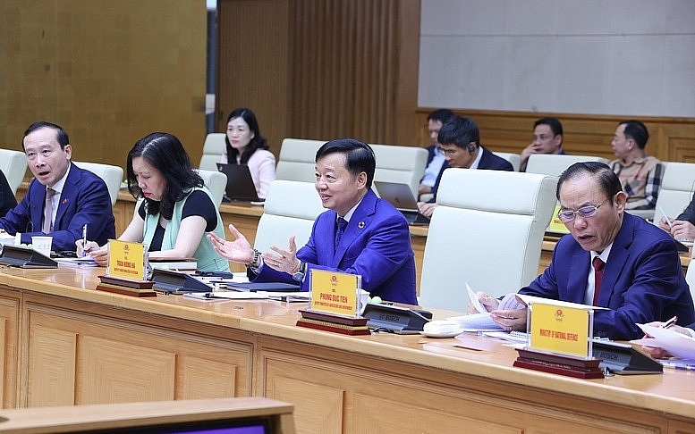 ឧបនាយករដ្ឋមន្ត្រី Tran Hong Ha ធ្វើការជាមួយក្រុមត្រួតពិនិត្យ IUU របស់ EC ឧបនាយករដ្ឋមន្ត្រី Tran Hong Ha ធ្វើការជាមួយក្រុមត្រួតពិនិត្យ IUU របស់ EC