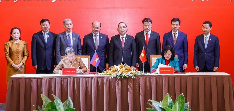 លើកកម្ពស់ការផ្លាស់ប្ដូររវាងប្រជាជន និងប្រជាជនរវាងវៀតណាម និងកម្ពុជា តាមរយៈឆានែលរណសិរ្សមាតុភូមិវៀតណាម លើកកម្ពស់ការផ្លាស់ប្ដូររវាងប្រជាជន និងប្រជាជនរវាងវៀតណាម និងកម្ពុជា តាមរយៈឆានែលរណសិរ្សមាតុភូមិវៀតណាម