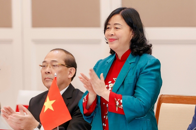 លើកកម្ពស់ការផ្លាស់ប្ដូររវាងប្រជាជន និងប្រជាជនរវាងវៀតណាម និងកម្ពុជា តាមរយៈឆានែលរណសិរ្សមាតុភូមិវៀតណាម លើកកម្ពស់ការផ្លាស់ប្ដូររវាងប្រជាជន និងប្រជាជនរវាងវៀតណាម និងកម្ពុជា តាមរយៈឆានែលរណសិរ្សមាតុភូមិវៀតណាម