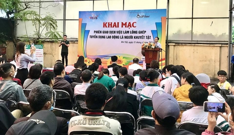 វគ្គការងារបានទាក់ទាញចំណាប់អារម្មណ៍របស់បុគ្គលិកមួយចំនួនធំដែលជាជនពិការ