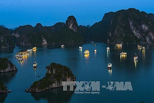 កន្លែង Check-in ស្អាតៗនៅ Ha Long អ្នកទេសចរ 