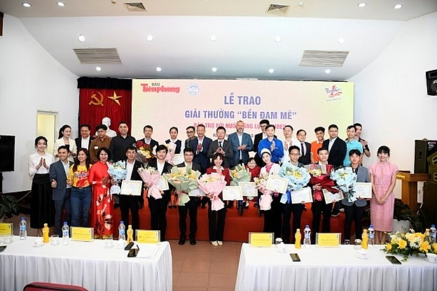 Number One បានបញ្ជាក់ពីស្មារតីនៃការផ្តល់ថាមពលនៅក្នុងកម្មវិធីប្រគល់រង្វាន់ 