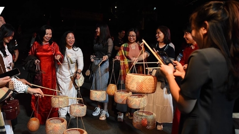 “រាត្រីពិសិដ្ឋនៅលើភ្នំ Nghia Linh៖ ដំណើរត្រឡប់ទៅរកឫសគល់”