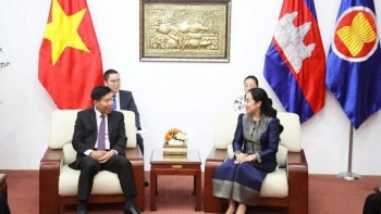 លោក Nguyen Manh Cuong អនុរដ្ឋមន្ត្រីក្រសួងការបរទេសវៀតណាម ជូនពរឆ្នាំថ្មី Bun Pimay របស់ឡាវ និង​ចូលឆ្នាំថ្មីរបស់កម្ពុជា