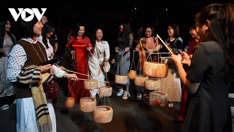 “រាត្រីពិសិដ្ឋនៅលើភ្នំ Nghia Linh៖ ដំណើរត្រឡប់ទៅរកឫសគល់”