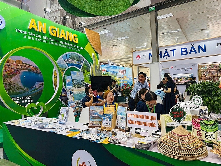 ការតភ្ជាប់ពាណិជ្ជកម្មរវាងសហគ្រាសទេសចរណ៍វៀតណាម និងអន្តរជាតិ