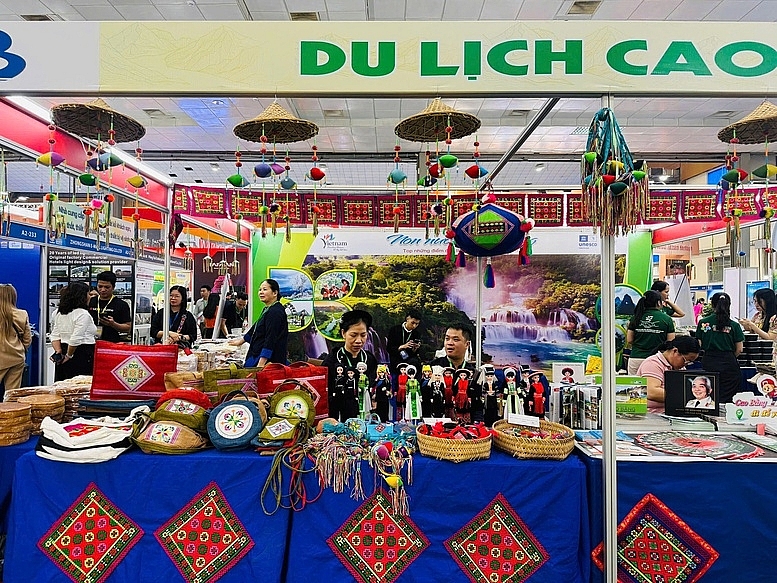 ការតភ្ជាប់ពាណិជ្ជកម្មរវាងសហគ្រាសទេសចរណ៍វៀតណាម និងអន្តរជាតិ