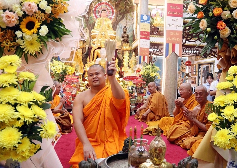 ពណ៌សម្បុរនៃបុណ្យចូលឆ្នាំថ្មីប្រពៃណីជាតិ កម្ពុជា-ឡាវ-ថៃ បញ្ចេញពន្លឺយ៉ាងត្រចះត្រចង់នៅទីក្រុងហូជីមិញ ពណ៌សម្បុរនៃបុណ្យចូលឆ្នាំថ្មីប្រពៃណីជាតិ កម្ពុជា-ឡាវ-ថៃ បញ្ចេញពន្លឺយ៉ាងត្រចះត្រចង់នៅទីក្រុងហូជីមិញ