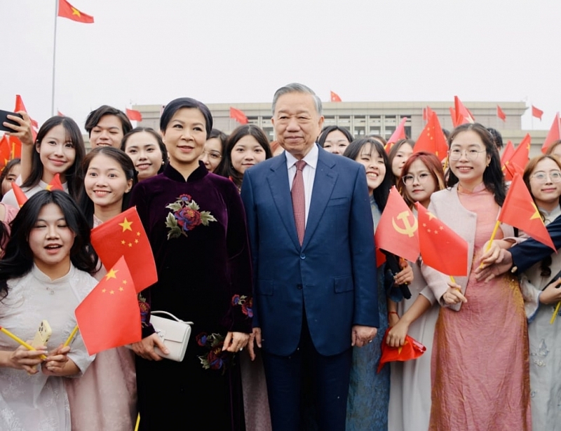 អគ្គលេខាបក្ស ប្រធានរដ្ឋ លោក To Lam អញ្ជើញមកដល់ទីក្រុងប៉េកាំងចាប់ផ្តើមដំណើរទស្សនកិច្ចផ្លូវរដ្ឋនៅចិន អគ្គលេខាបក្ស ប្រធានរដ្ឋ លោក To Lam អញ្ជើញមកដល់ទីក្រុងប៉េកាំងចាប់ផ្តើមដំណើរទស្សនកិច្ចផ្លូវរដ្ឋនៅចិន