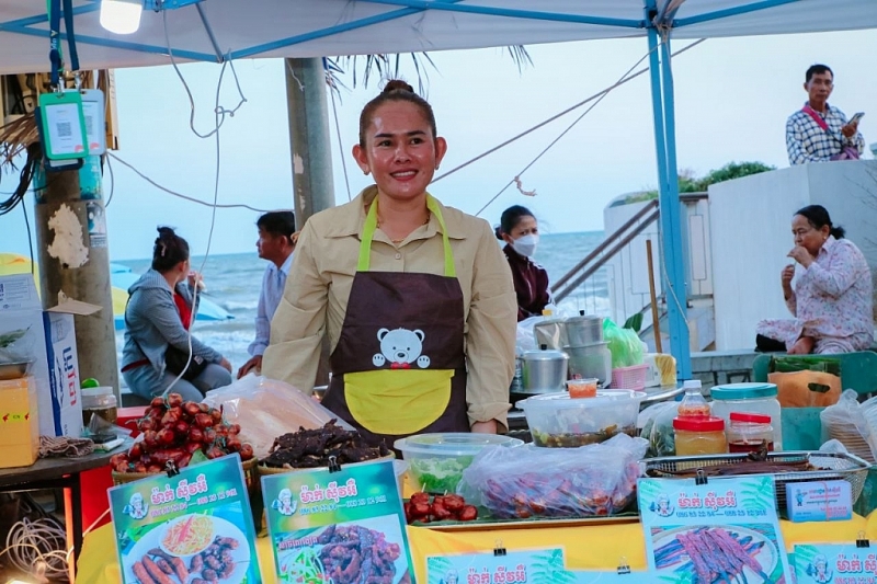 អភិបាលខេត្តកែប ជំរុញឱ្យលើកកម្ពស់វប្បធម៌ជាតិ និងលេងល្បែងប្រជាប្រិយក្នុងឱកាសបុណ្យចូលឆ្នាំខ្មែរ