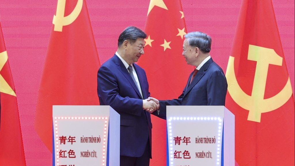 លើកកម្ពស់ប្រពៃណីមិត្តភាពវៀតណាម-ចិន និងបង្កើនកម្រិតនៃការតភ្ជាប់យុទ្ធសាស្ត្រក្នុងដំណាក់កាលអភិវឌ្ឍន៍ថ្មី