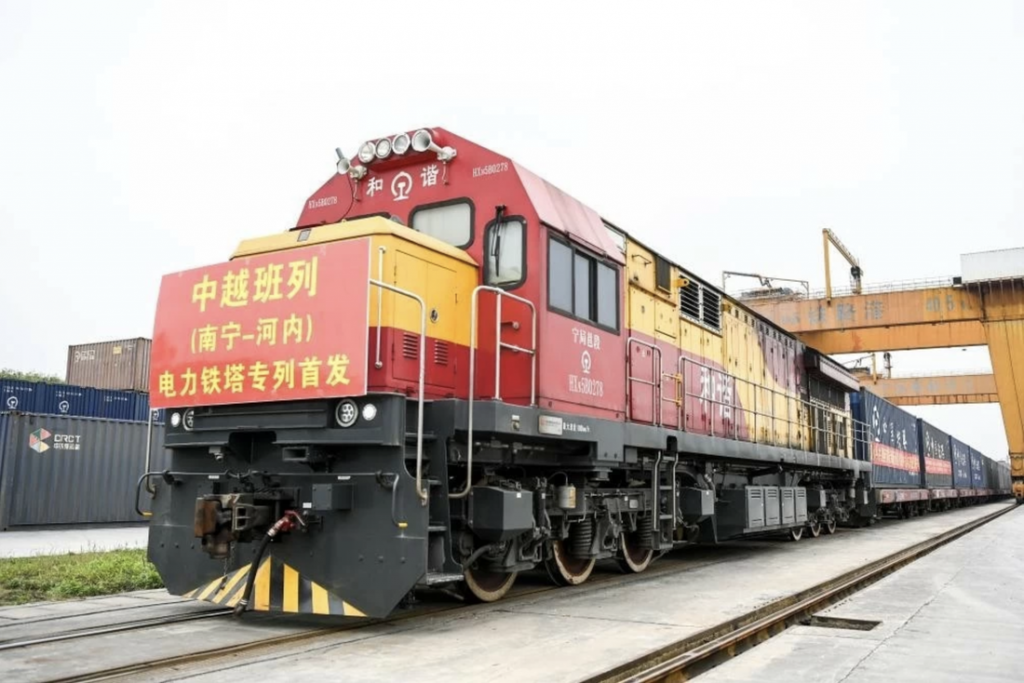 លើកកម្ពស់ប្រពៃណីមិត្តភាពវៀតណាម-ចិន និងបង្កើនកម្រិតនៃការតភ្ជាប់យុទ្ធសាស្ត្រក្នុងដំណាក់កាលអភិវឌ្ឍន៍ថ្មី លើកកម្ពស់ប្រពៃណីមិត្តភាពវៀតណាម-ចិន និងបង្កើនកម្រិតនៃការតភ្ជាប់យុទ្ធសាស្ត្រក្នុងដំណាក់កាលអភិវឌ្ឍន៍ថ្មី