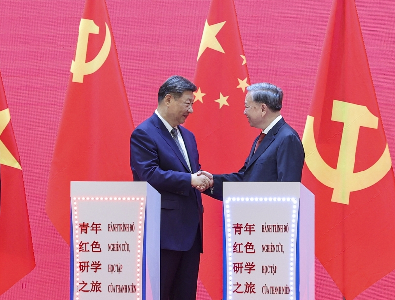 លើកកម្ពស់ប្រពៃណីមិត្តភាពវៀតណាម-ចិន និងបង្កើនកម្រិតនៃការតភ្ជាប់យុទ្ធសាស្ត្រក្នុងដំណាក់កាលអភិវឌ្ឍន៍ថ្មី លើកកម្ពស់ប្រពៃណីមិត្តភាពវៀតណាម-ចិន និងបង្កើនកម្រិតនៃការតភ្ជាប់យុទ្ធសាស្ត្រក្នុងដំណាក់កាលអភិវឌ្ឍន៍ថ្មី