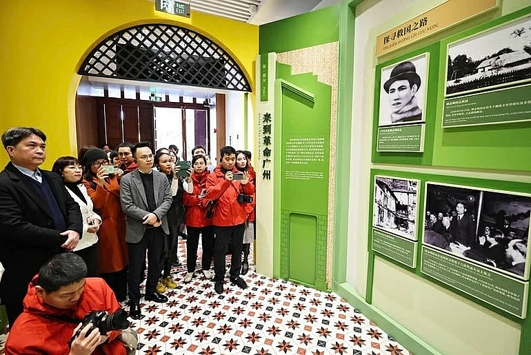 ដើម្បីឱ្យជំនាន់វ័យក្មេងបន្តធ្វើជាអ្នក 