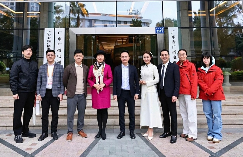 ដើម្បីឱ្យជំនាន់វ័យក្មេងបន្តធ្វើជាអ្នក 