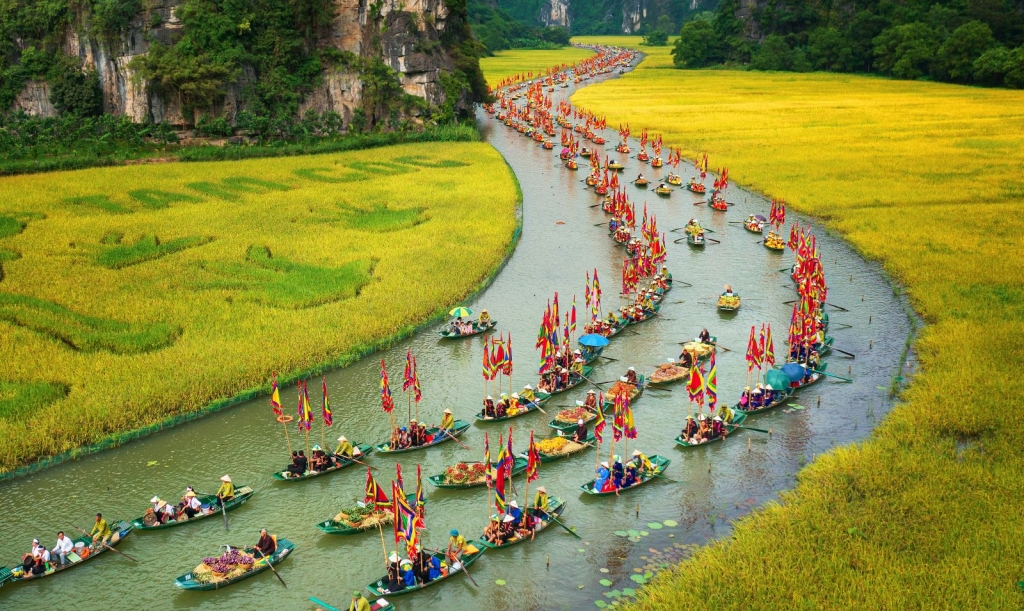 Ninh Binh បង្កើនការធានាសណ្តាប់ធ្នាប់ សុវត្ថិភាពចរាចរណ៍ ក្នុងឱកាសឈប់សម្រាកបុណ្យរំលឹកគុណស្តេច Hung និងថ្ងៃទី ៣០ មេសា - ១ ឧសភា