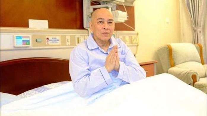 ព្រះមហាក្សត្រកម្ពុជា យាងទទួលការវះកាត់នៅប្រទេសចិន