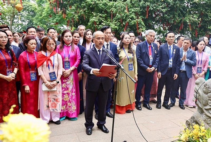 អាណិកជនវិលត្រឡប់មកកាន់ទឹកដីបុព្វបុរស ដើម្បីរំលឹកវិញ្ញាណក្ខន្ធស្ដេច Hung