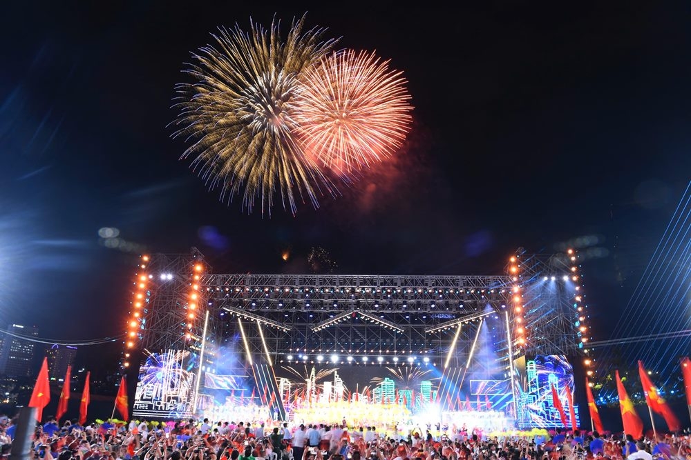 កាលវិភាគបាញ់កាំជ្រួចនាយប់ថ្ងៃទី ២៨ មេសា នៅទីក្រុងហាណូយ ក្នុងកម្មវិធី 