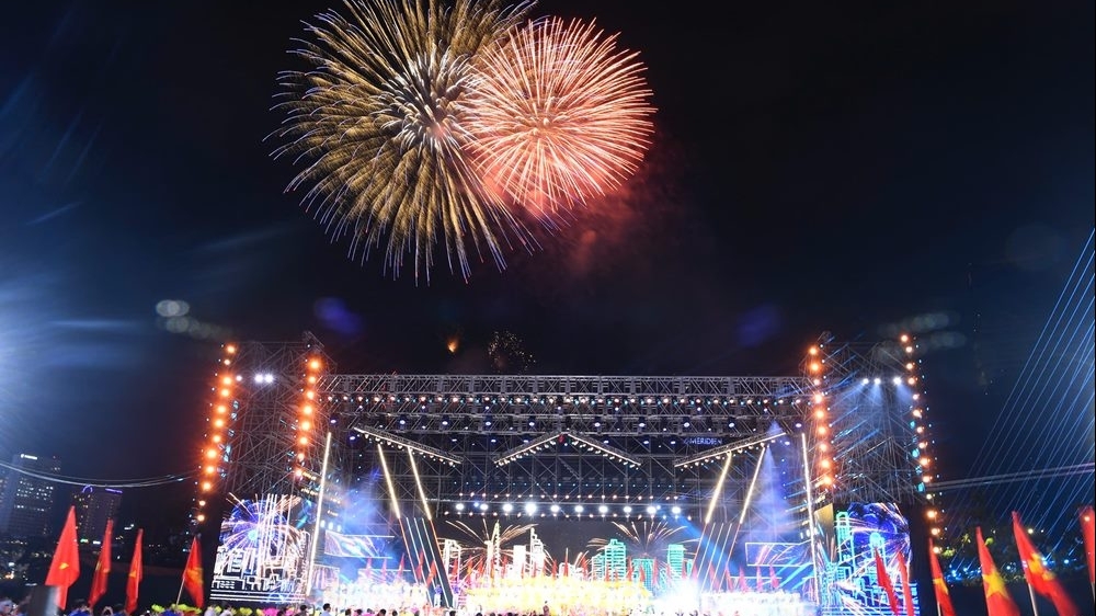 កាលវិភាគបាញ់កាំជ្រួចនាយប់ថ្ងៃទី ២៨ មេសា នៅទីក្រុងហាណូយ ក្នុងកម្មវិធី "សូរសៀងមាតុភូមិ"