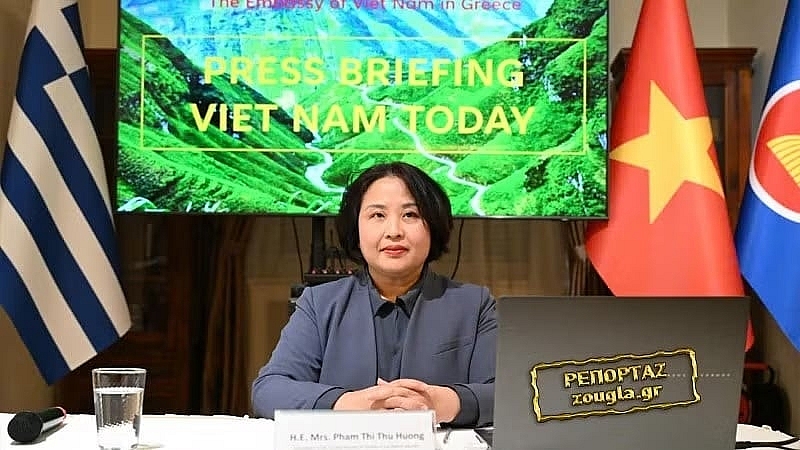 វៀតណាមផ្តល់ព័ត៌មានអំពីសមិទ្ធផលក្រោយរយៈពេល ៤០ ឆ្នាំនៃកិច្ចការផ្លាស់ប្តូរថ្មី ដល់ប្រព័ន្ធផ្សព្វផ្សាយក្រិក