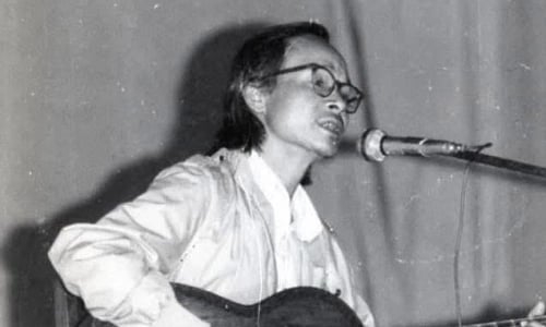 សំនៀងរបស់ Trinh Cong Son តាមរលកធាតុអាកាសវិទ្យុនានា នាថ្ងៃទី ៣០ មេសា ១៩៧៥