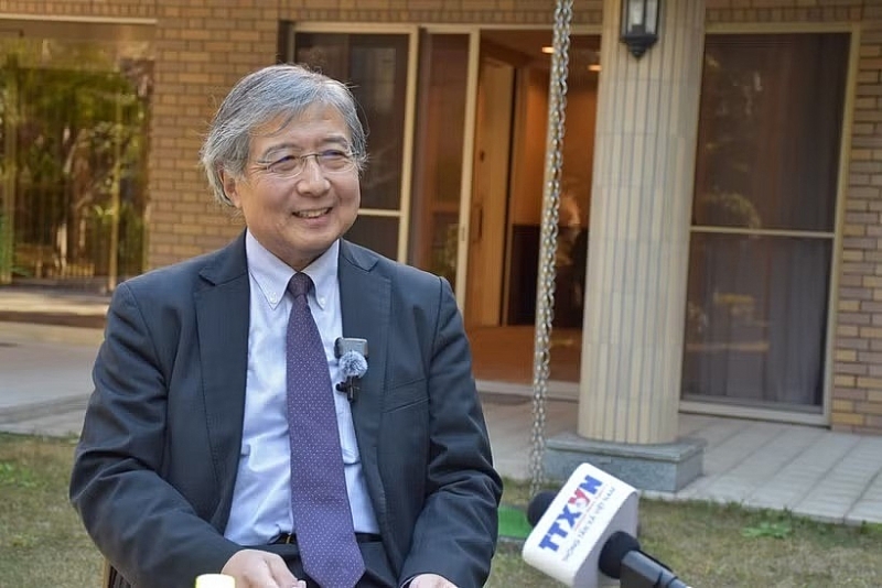 សាស្ត្រាចារ្យ Toshiro Nishizawa