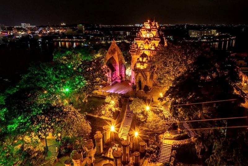វិស័យទេសចរណ៍នៅតាមមូលដ្ឋានជាច្រើនមានសន្ទុះខ្លាំងក្លាក្នុងឱកាសឈប់សម្រាកបុណ្យ