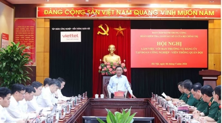 ក្រុមត្រួតពិនិត្យលេខ ១២ ធ្វើការជាមួយគណៈកម្មាធិការអចិន្ត្រៃយ៍នៃគណៈកម្មាធិការបក្សគ្រុបក្រុមហ៊ុន Viettel